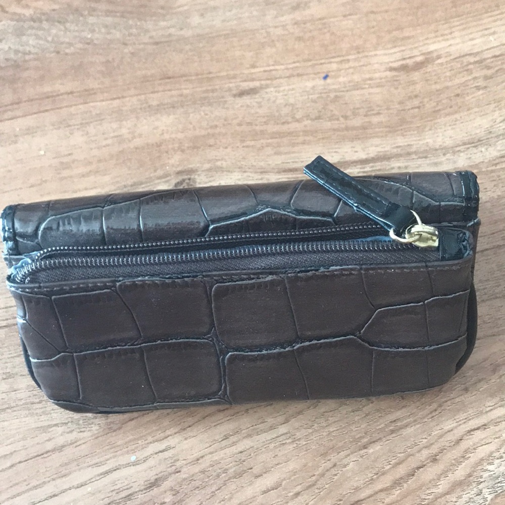 NWOT Brown Wallet: 1 Zipper &Numerous Card Holder
